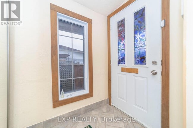 Photo du bâtiment - 21 Southview Crescent