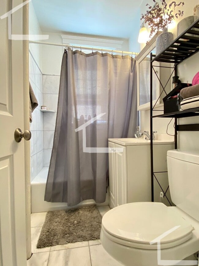 Building Photo - 1854 Commonwealth Ave