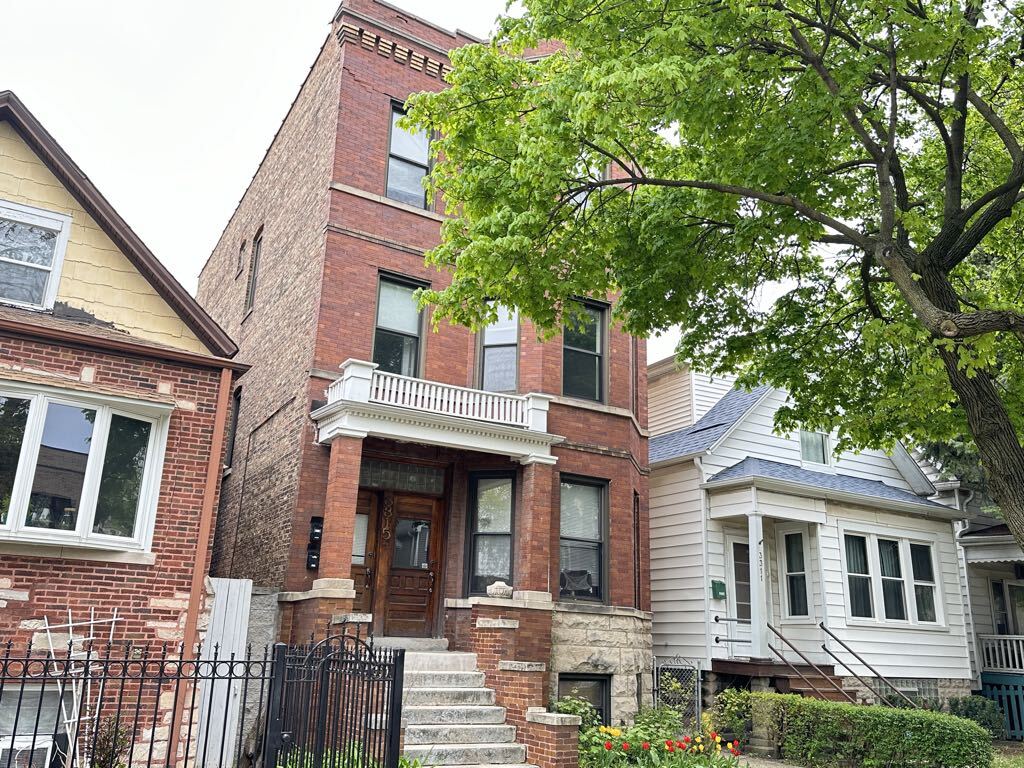 Primary Photo - 3315 N Albany Ave