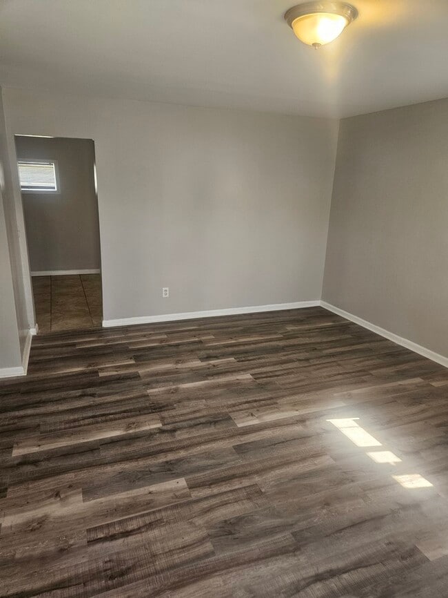 Building Photo - Newly rehabbed home