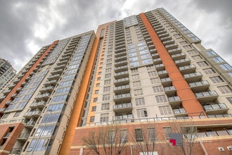 Building Photo - 1053-1053 10 St SW