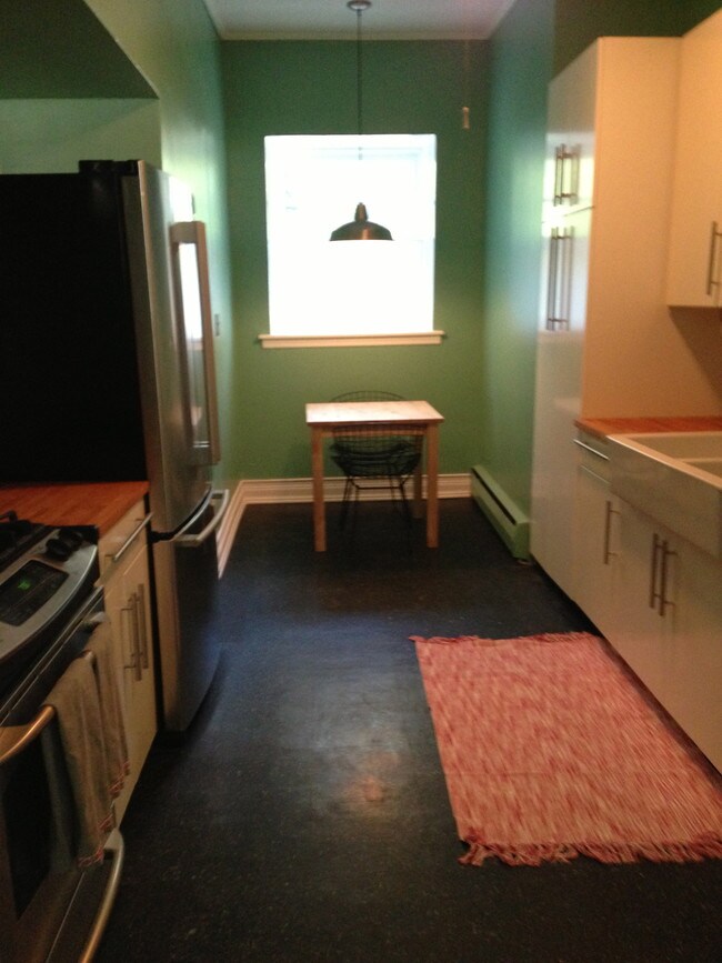 Breakfast nook - 801 Gramatan Ave