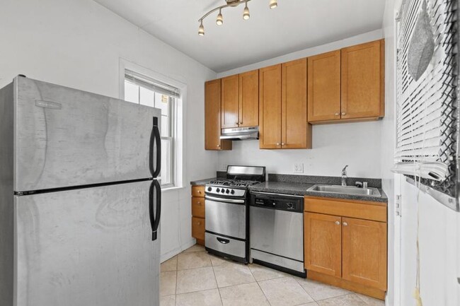 Building Photo - 1 bedroom in Chicago IL 60640