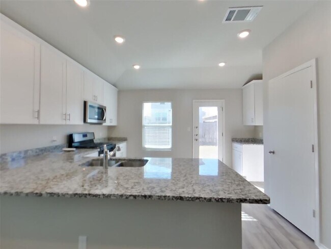 Foto del edificio - 3516 Stride Ln