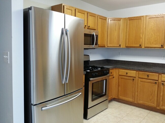 Building Photo - 1809 Ridgeview Court
