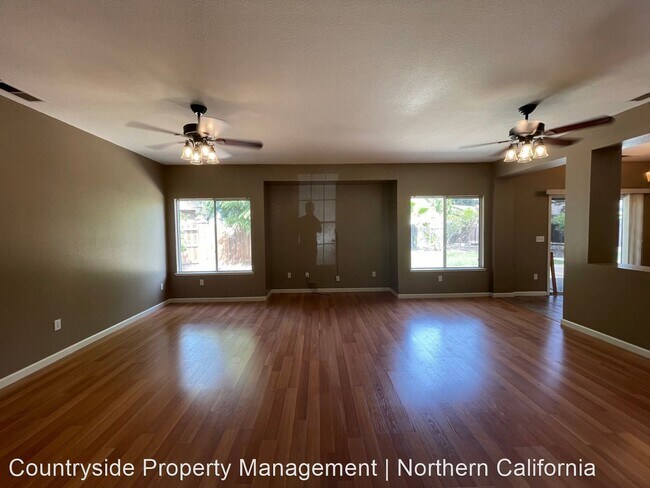Foto del edificio - 3 br, 2 bath House - 7012 Sawgrass Court