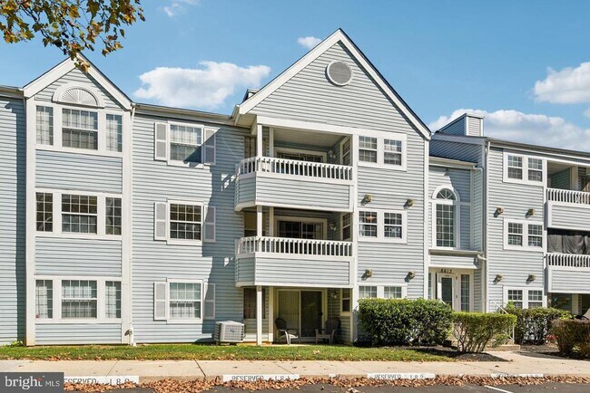 Foto del edificio - 8613 Falls Run Rd