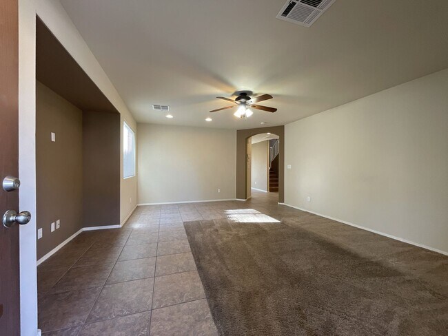 Foto del edificio - Spacious 3-Bedroom Home in the Northwest L...