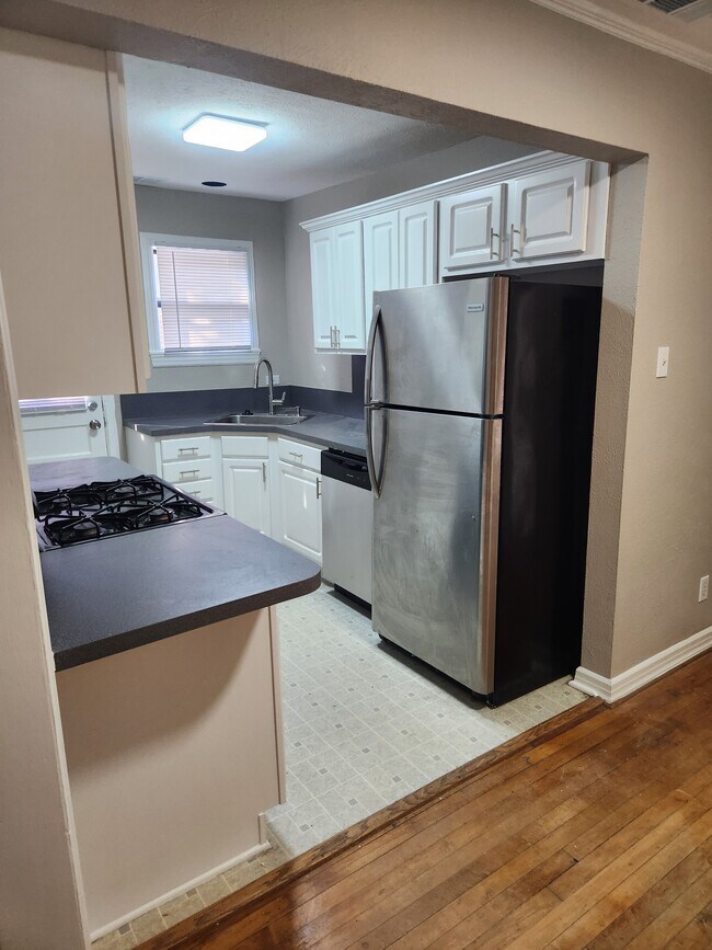 Foto del edificio - 5813 Vickery Blvd