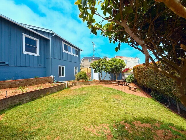 Foto del edificio - Welcome to your amazing coastal home above...