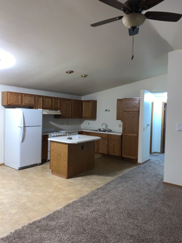 Building Photo - 903 Taylor 1,075 3 Bdr