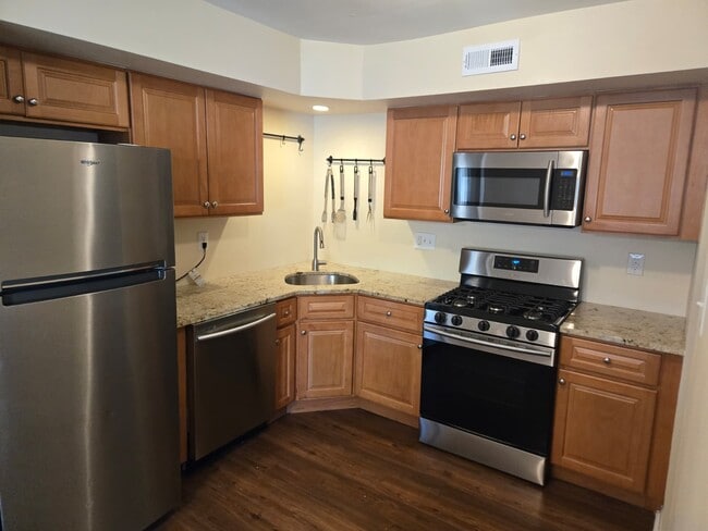 Foto del edificio - 23 Sandra Rd