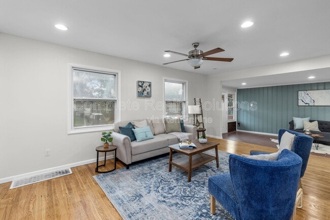 Building Photo - 9551 Cantwell Dr