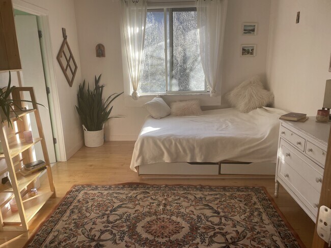 la habitación en alquiler - 1600 Pinebrook Blvd