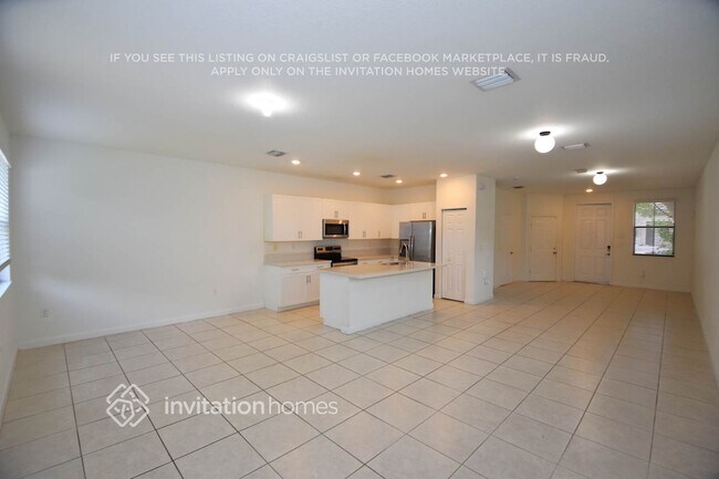 Building Photo - 3407 W 109th Pl