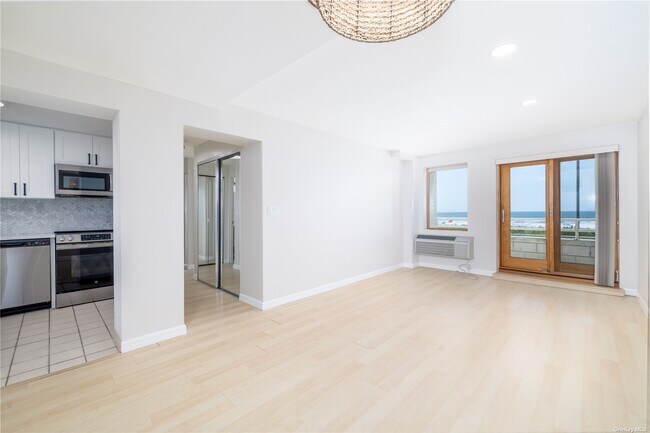 Foto del edificio - 440 W Broadway