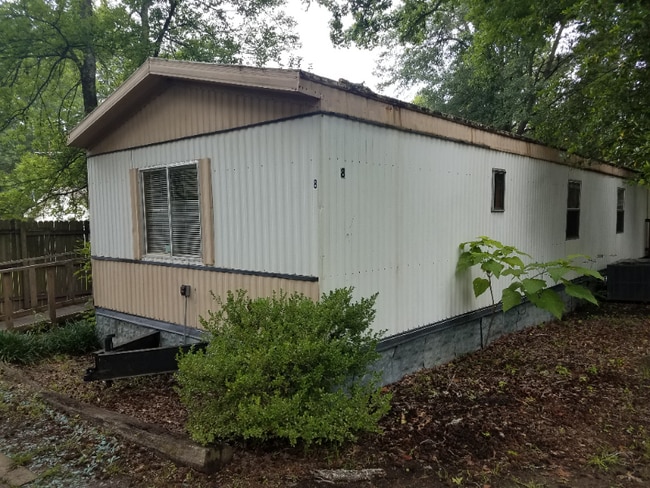 Building Photo - 413 Miller St