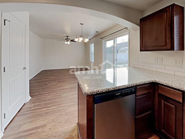 Foto del edificio - 2551 N Hose Gulch Ave