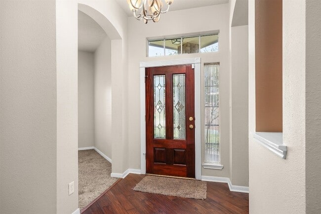 Building Photo - 3715 Crescent Dr