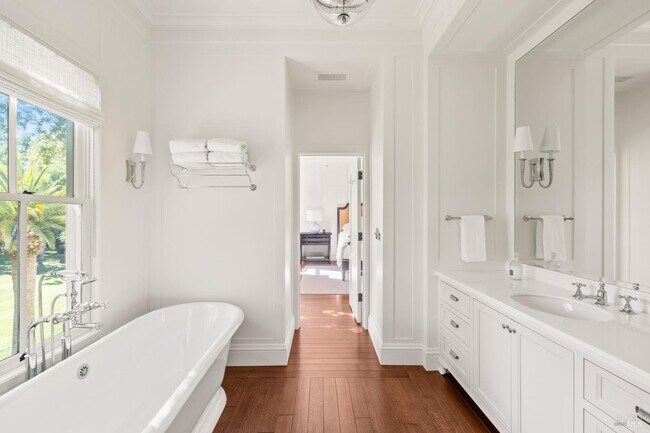 Foto del edificio - 989 Rutherford Rd