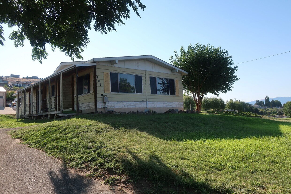 Primary Photo - 3071 Sunset Hwy