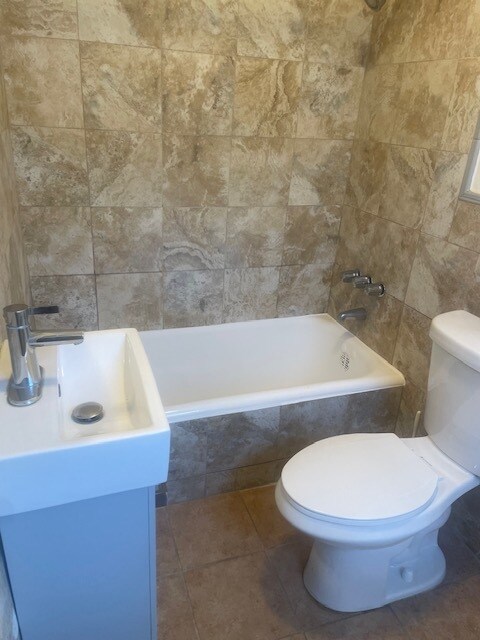 Bathroom View #1 - 3621 Cimarron St