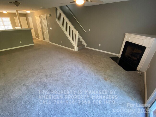 Building Photo - 10580 English Setter Way