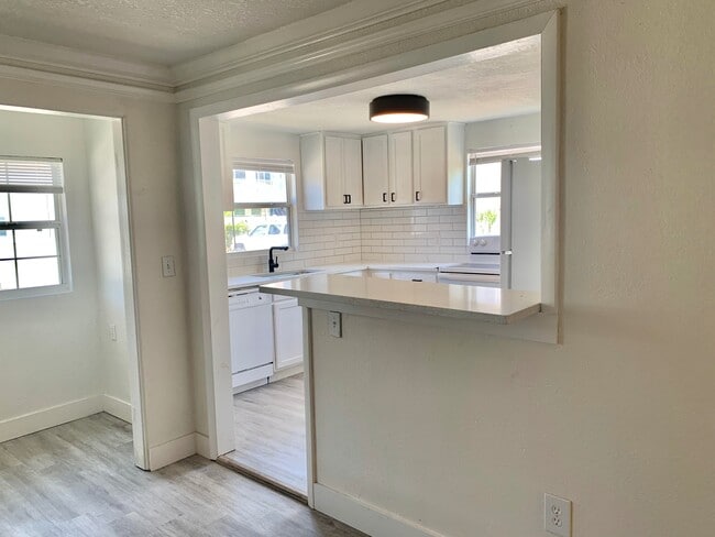 Foto del edificio - 70 W Muriel St