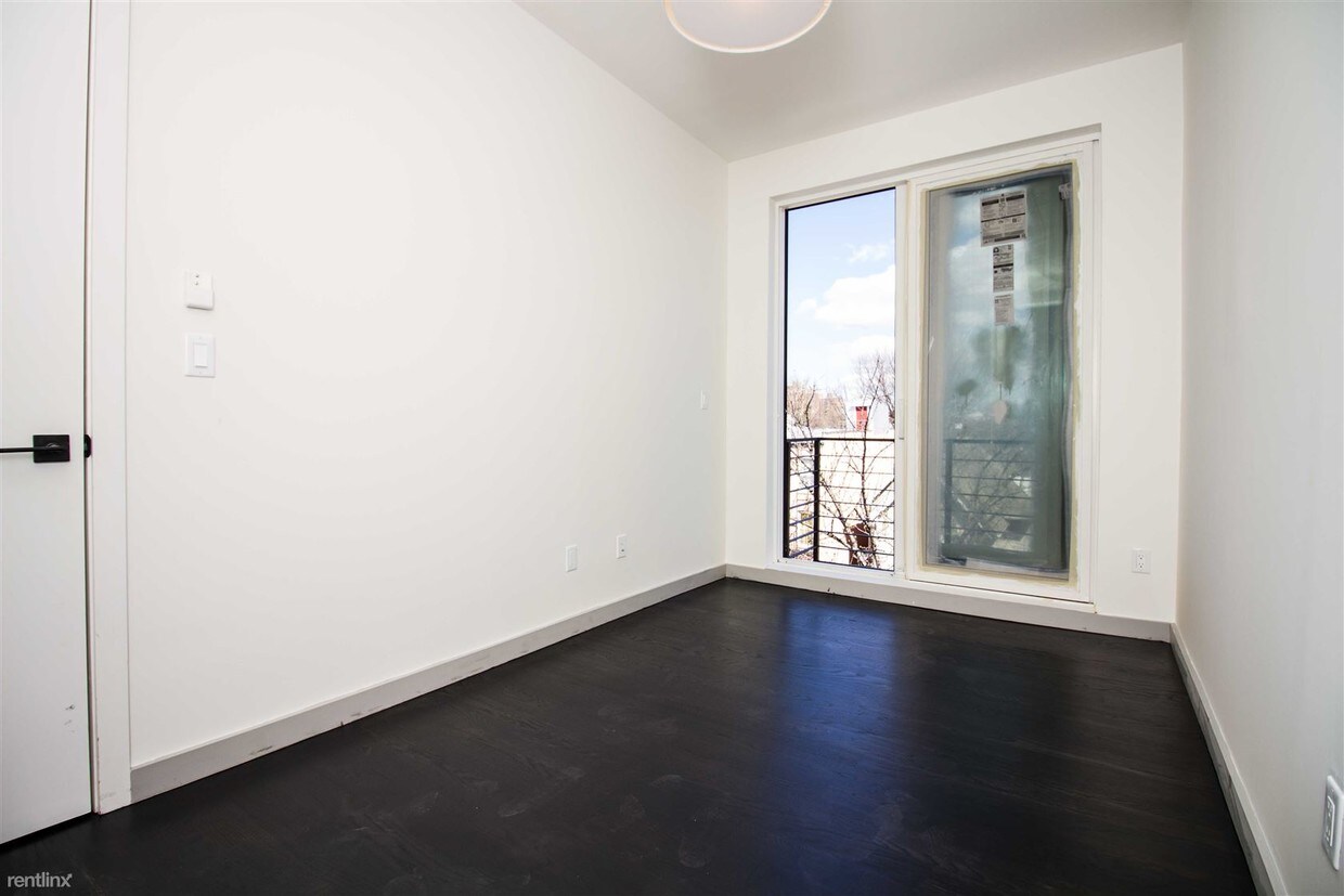 Primary Photo - 3 br, 1.5 bath Apartment - 227 Winthrop St