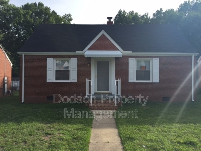 Primary Photo - 1606 Gunn St