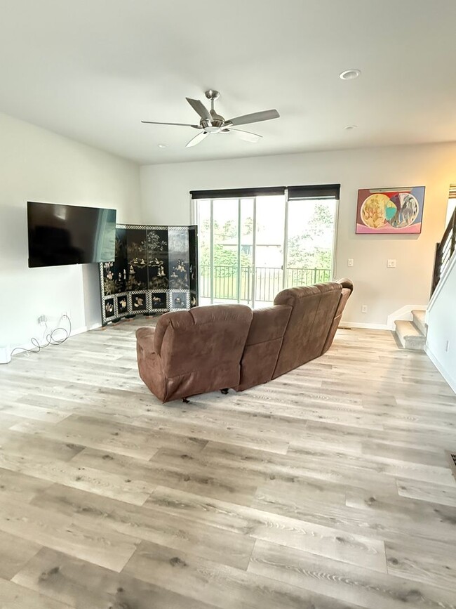 Foto del edificio - Affordable 3 Bedroom 4 Bath Townhome in Wh...