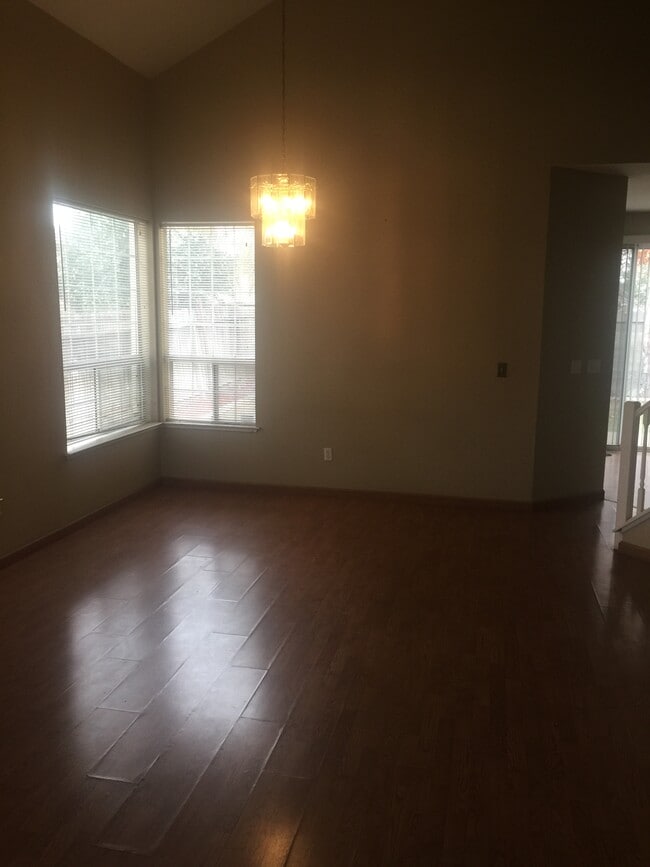 Foto del edificio - 1573 Shadowood Ct