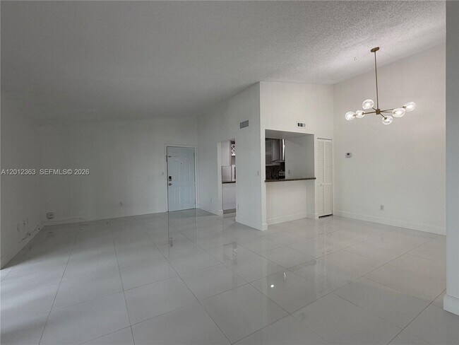 Foto del edificio - 468 NE 206th Ln