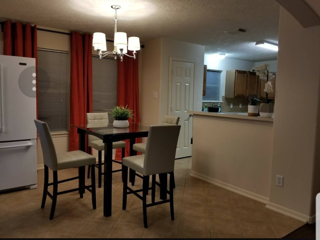 Foto del edificio - 3311 Maris Way