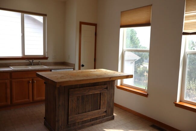 Building Photo - A bright, Spacious Home Designed for Living Well