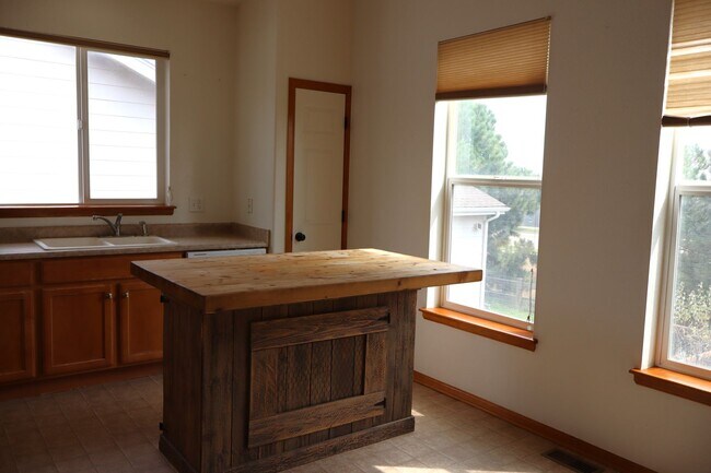 Foto del edificio - A bright, Spacious Home Designed for Living Well