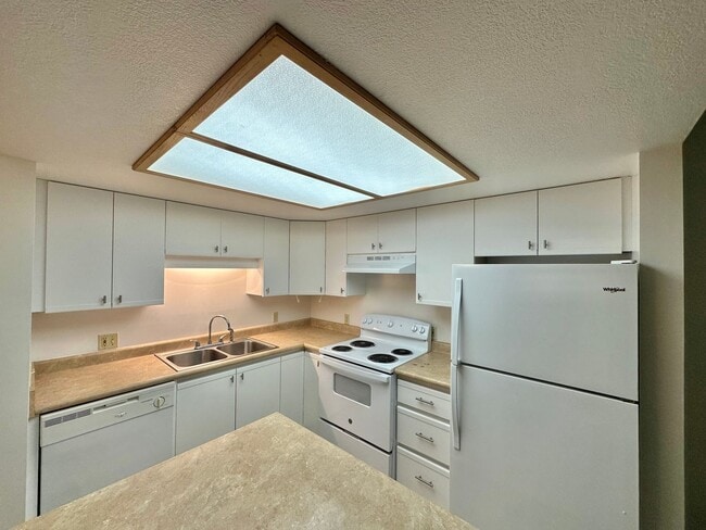 Building Photo - 1 Bedroom / 2 Bathroom Condo at Maui Banyan - 650 Sq Ft