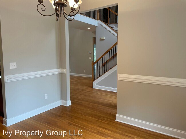 Building Photo - 3 br, 3.5 bath House - 1895 Lynmore Drive