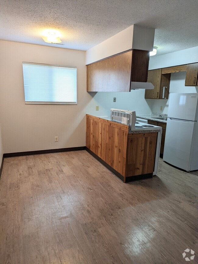 Building Photo - Seasons View Apartments
