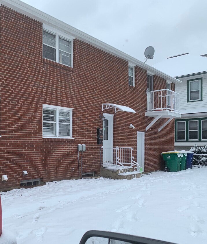 Building Photo - 202 S Oakland Ave