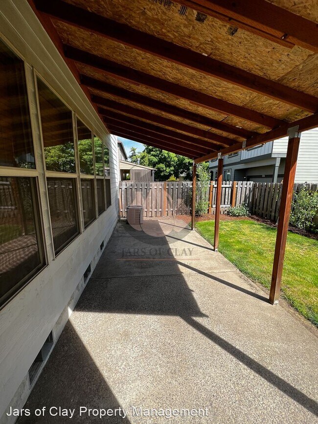 Building Photo - 5 br, 2.5 bath House - 1766 Brian Ct NE