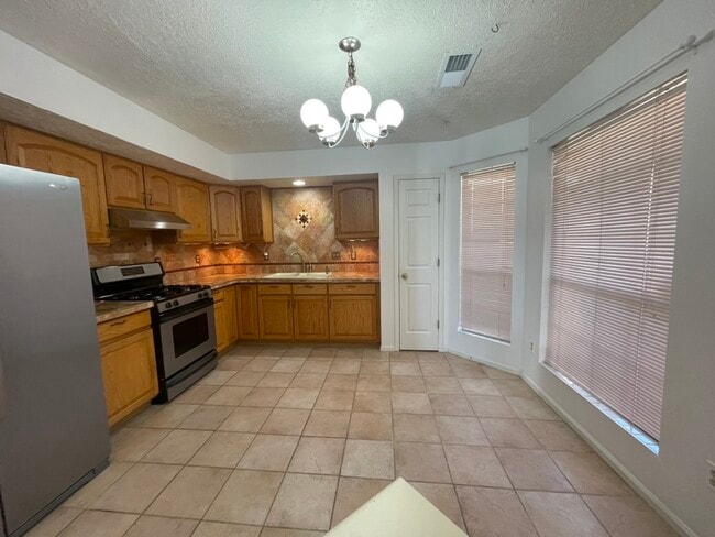 Building Photo - 892 Rebecca Loop NE