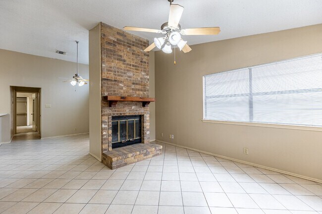 Building Photo - 13061 Brook Garden Ln