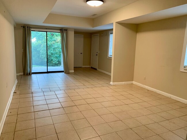 Foto del edificio - 5931 Kay Dr NW