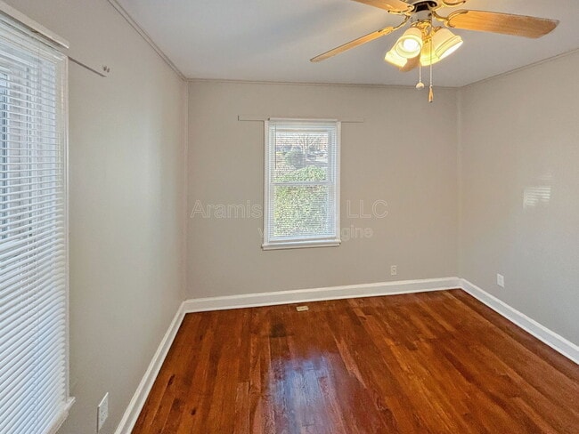 Building Photo - 263 Victory Dr SE