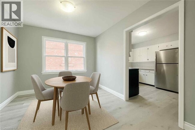 Building Photo - 336 Queenston Rd