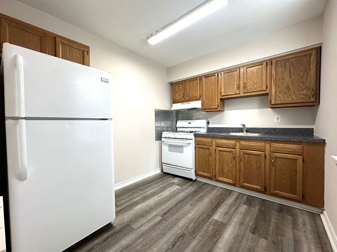 Primary Photo - 3037 Frankford Ave