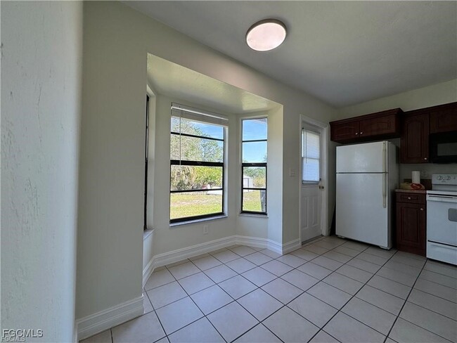 Building Photo - 645 Homestead Rd S