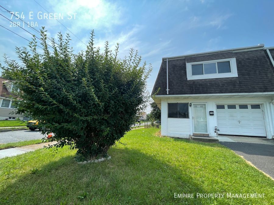 Primary Photo - 2 Bedroom/ 1 Bathroom House in Allentown!