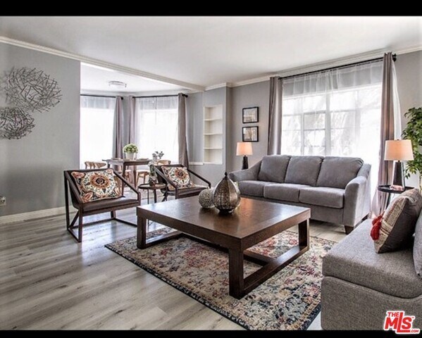 Primary Photo - 1594 Manning Ave